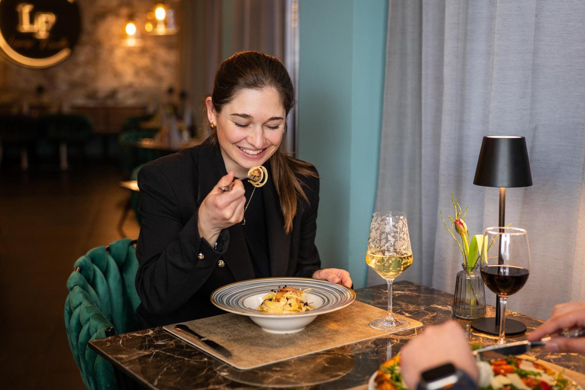 Hotel & Restaurant Knote Зинделфинген Екстериор снимка